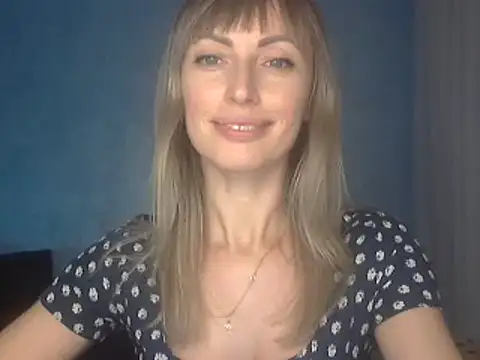 Snapshot of EffectMaya chatting on December 15, 6:36 pm EffectMaya online show from December 15, 6:36 pm