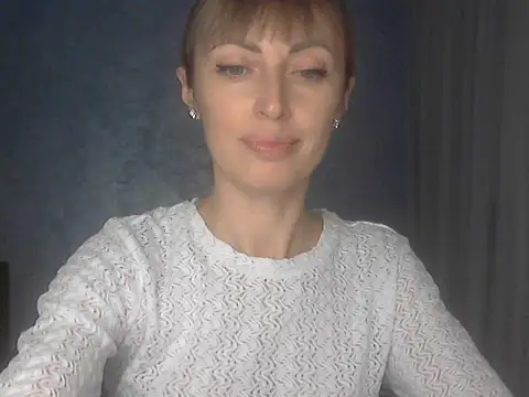 Snapshot of EffectMaya chatting on November 18, 5:49 pm EffectMaya online show from November 18, 5:49 pm