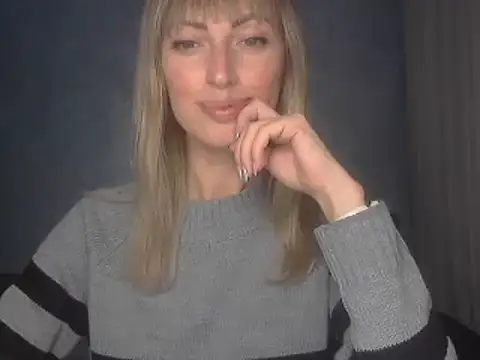 Snapshot of EffectMaya chatting on November 4, 4:55 pm EffectMaya online show from November 4, 4:55 pm