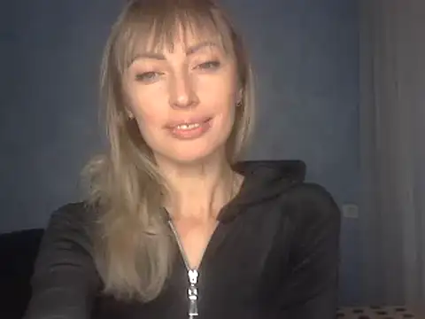 Snapshot of EffectMaya chatting on November 30, 1:12 pm EffectMaya online show from November 30, 1:12 pm