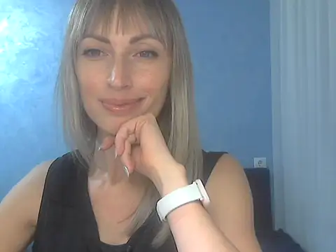 Snapshot of EffectMaya chatting on October 25, 3:23 pm EffectMaya online show from October 25, 3:23 pm