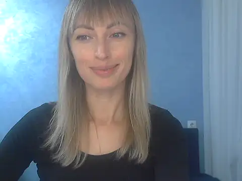 Snapshot of EffectMaya chatting on November 9, 2:10 pm EffectMaya online show from November 9, 2:10 pm