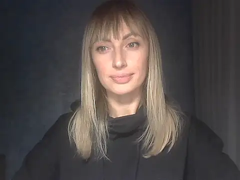 Snapshot of EffectMaya chatting on November 11, 6:03 pm EffectMaya online show from November 11, 6:03 pm