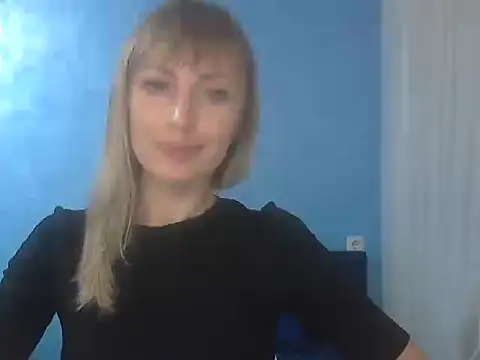 Snapshot of EffectMaya chatting on November 6, 7:18 pm EffectMaya online show from November 6, 7:18 pm