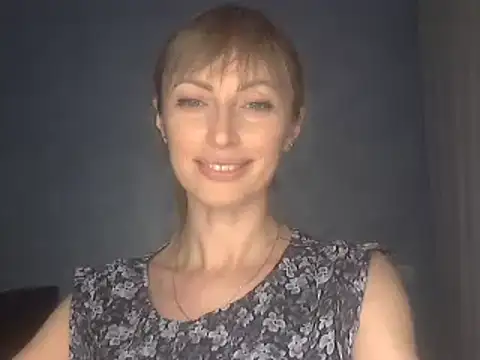 Snapshot of EffectMaya chatting on December 3, 4:17 pm EffectMaya online show from December 3, 4:17 pm