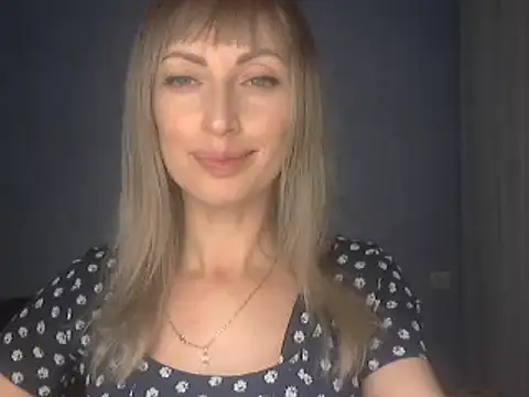 Snapshot of EffectMaya chatting on December 14, 6:24 pm EffectMaya online show from December 14, 6:24 pm