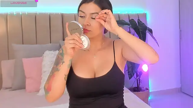 Snapshot of Victoria_romanox chatting on November 7, 8:46 pm Victoria romanox online show from November 7, 8:46 pm