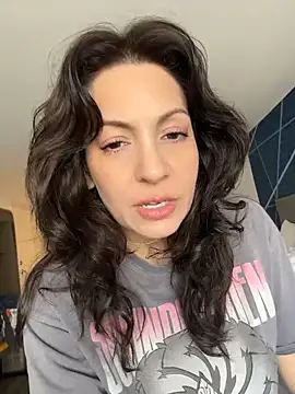 BeautifulMesss online show from April 15, 4:44 pm