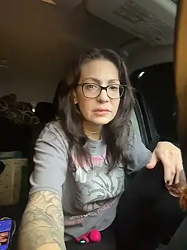 BeautifulMesss online show from April 4, 10:49 pm