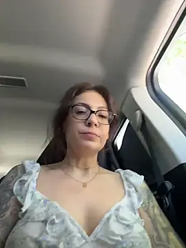 BeautifulMesss online show from June 20, 3:28 pm