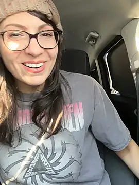 BeautifulMesss online show from February 8, 2:37 pm