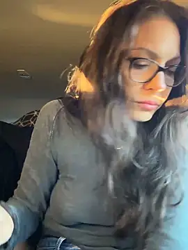 Snapshot of BeautifulMesss chatting on October 16, 9:45 pm BeautifulMesss online show from October 16, 9:45 pm