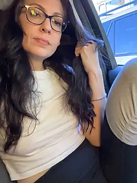 BeautifulMesss online show from October 21, 4:50 pm