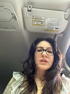BeautifulMesss online show from April 26, 3:42 pm