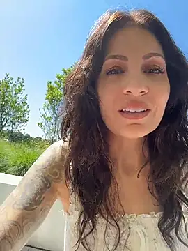BeautifulMesss online show from July 8, 2:51 pm