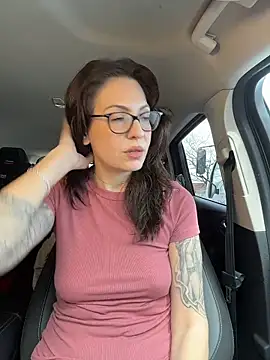 BeautifulMesss online show from March 26, 3:43 pm