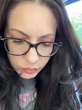 Snapshot of BeautifulMesss chatting on September 14, 3:23 pm BeautifulMesss online show from September 14, 3:23 pm