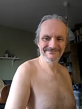 Snapshot of Zed0l1Mod chatting on December 17, 9:58 am Zed0l1Mod online show from December 17, 9:58 am