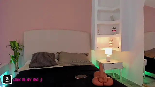 nathalynbarnes online show from March 24, 10:59 am