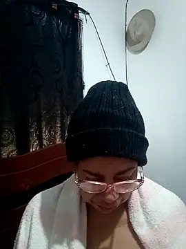 Snapshot of sorbetico_perverse chatting on December 18, 12:20 pm sorbetico perverse online show from December 18, 12:20 pm