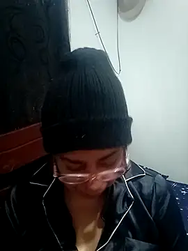 Snapshot of sorbetico_perverse chatting on December 15, 12:44 pm sorbetico perverse online show from December 15, 12:44 pm