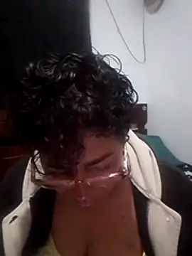 Snapshot of sorbetico_perverse chatting on November 15, 12:20 pm sorbetico perverse online show from November 15, 12:20 pm