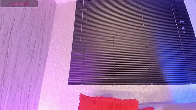 LaiilyBell12 online show from November 14, 12:53 pm