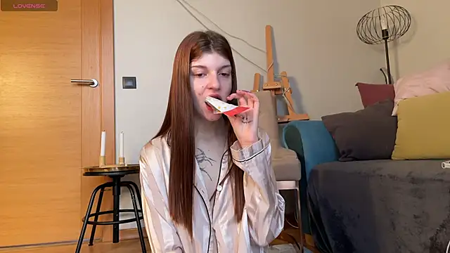 Snapshot of Bunny_ShyGirl chatting on October 9, 6:47 am Bunny ShyGirl online show from October 9, 6:47 am