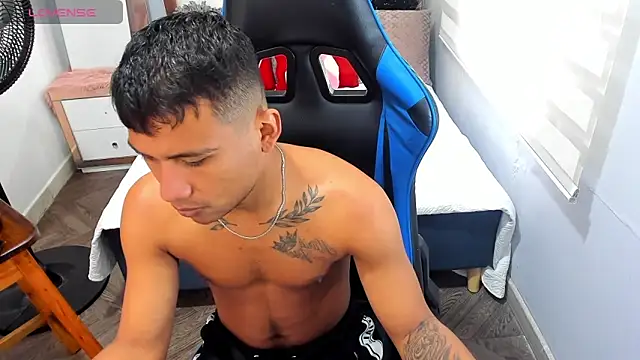 Snapshot of Backsex_boy chatting on October 10, 3:13 pm Backsex boy online show from October 10, 3:13 pm