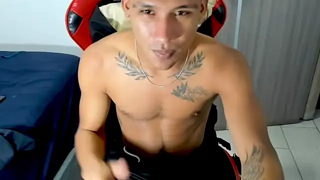 Snapshot of Backsex_boy chatting on February 24, 3:18 am Backsex boy online show from February 24, 3:18 am