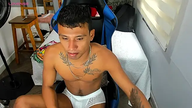 Snapshot of Backsex_boy chatting on November 13, 3:49 pm Backsex boy online show from November 13, 3:49 pm