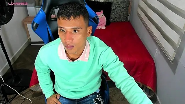 Snapshot of Backsex_boy chatting on October 30, 9:51 am Backsex boy online show from October 30, 9:51 am