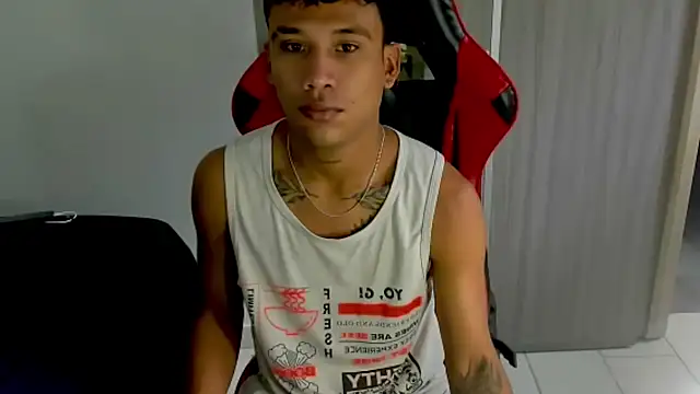 Snapshot of Backsex_boy chatting on February 27, 4:18 pm Backsex boy online show from February 27, 4:18 pm