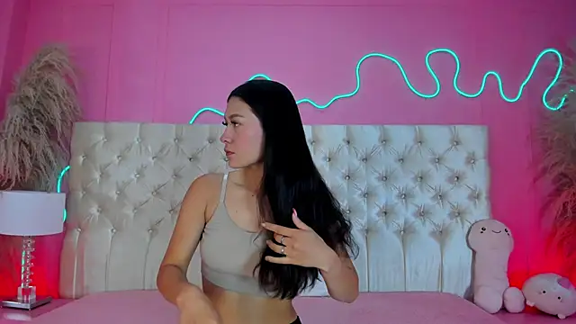 Julieta Cortes   online show from March 24, 12:38 pm