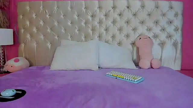 Julieta Cortes   online show from March 9, 11:58 am