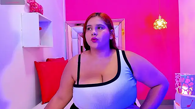 Snapshot of Alanna_hot3 chatting on February 20, 7:19 pm Alanna hot3 online show from February 20, 7:19 pm