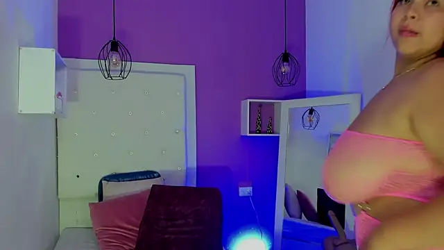 Alanna hot3 online show from April 22, 7:42 pm