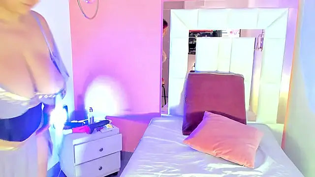 Alanna hot3 online show from December 17, 7:30 pm