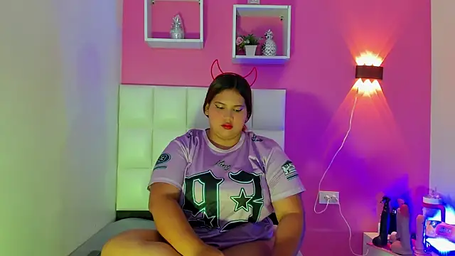 Alanna hot3 online show from June 20, 7:41 pm