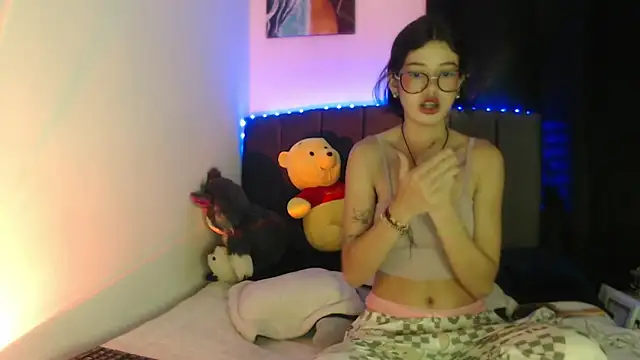 ily bea online show from April 12, 1:20 am