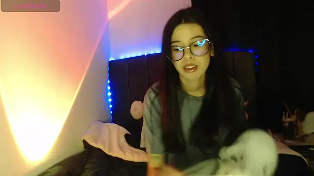 Snapshot of ily_bea chatting on October 2, 12:36 am ily bea online show from October 2, 12:36 am