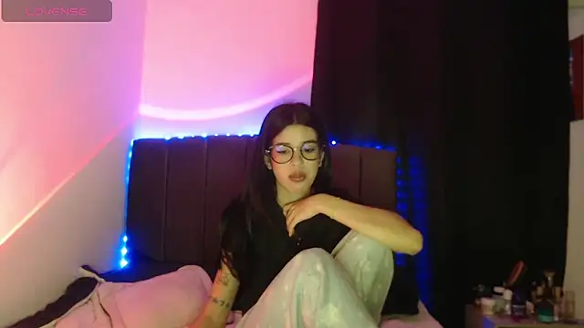 ily bea online show from December 22, 1:17 am