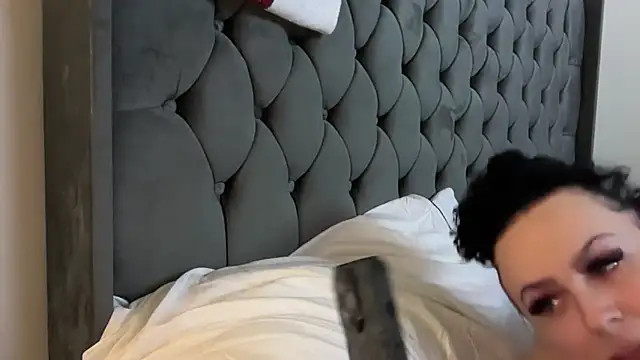 riri bstvx online show from January 10, 9:43 pm