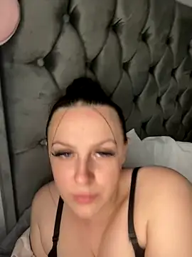 riri bstvx online show from October 15, 9:01 pm