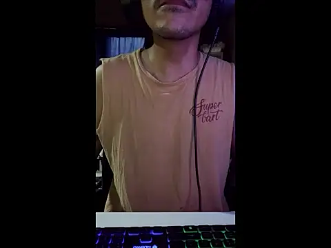 cloudyth1994 online show from August 4, 10:53 am