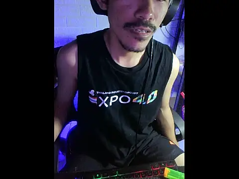 cloudyth1994 online show from January 16, 6:56 pm