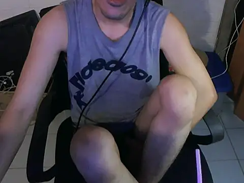 Snapshot of cloudyth1994 chatting on October 7, 3:29 am cloudyth1994 online show from October 7, 3:29 am