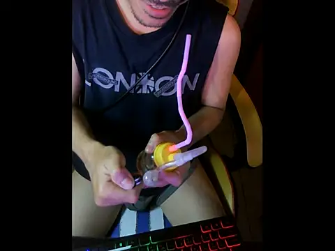 Snapshot of cloudyth1994 chatting on September 27, 5:08 pm cloudyth1994 online show from September 27, 5:08 pm