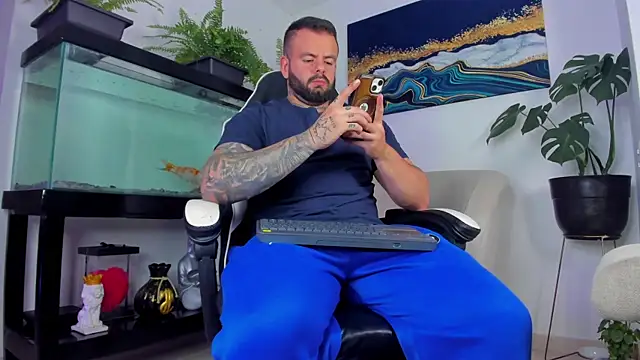Johnnygrayson1 online show from May 23, 10:42 pm