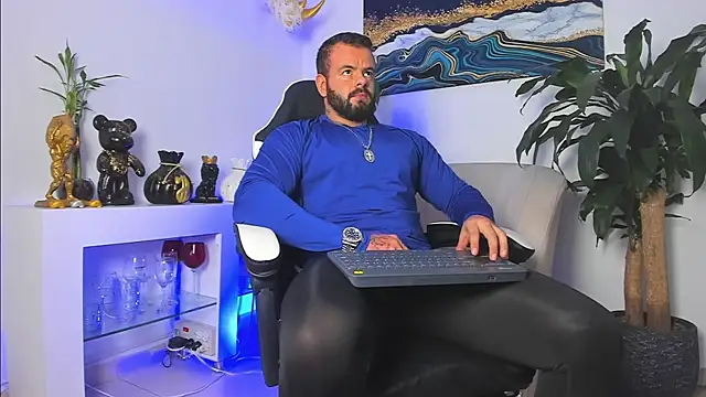 Johnnygrayson1 online show from February 13, 9:48 pm